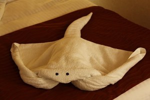 2.1268694748.towel-animal---sting-ray